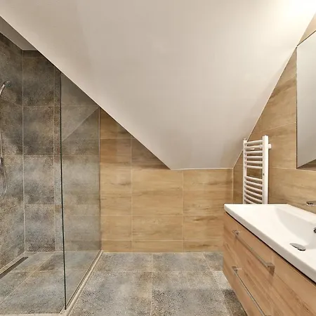Bed & Breakfast Narciarski Dworek 3*